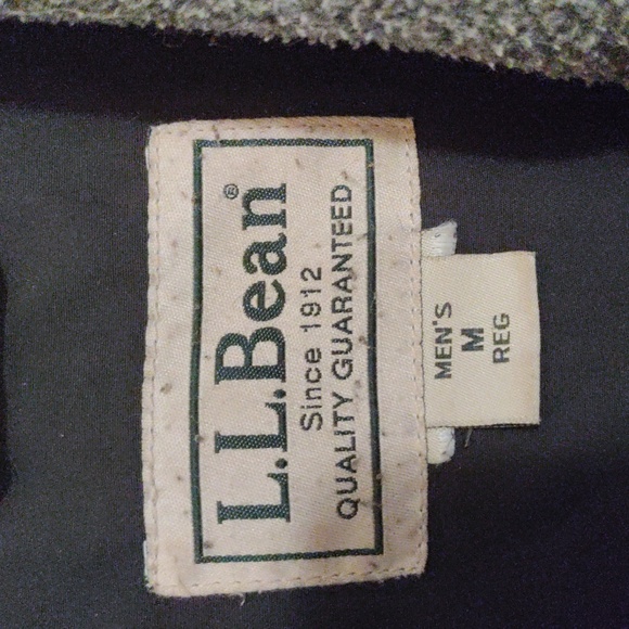 LL Bean men's size medium black and gray vest jacket - Picture 3 of 4